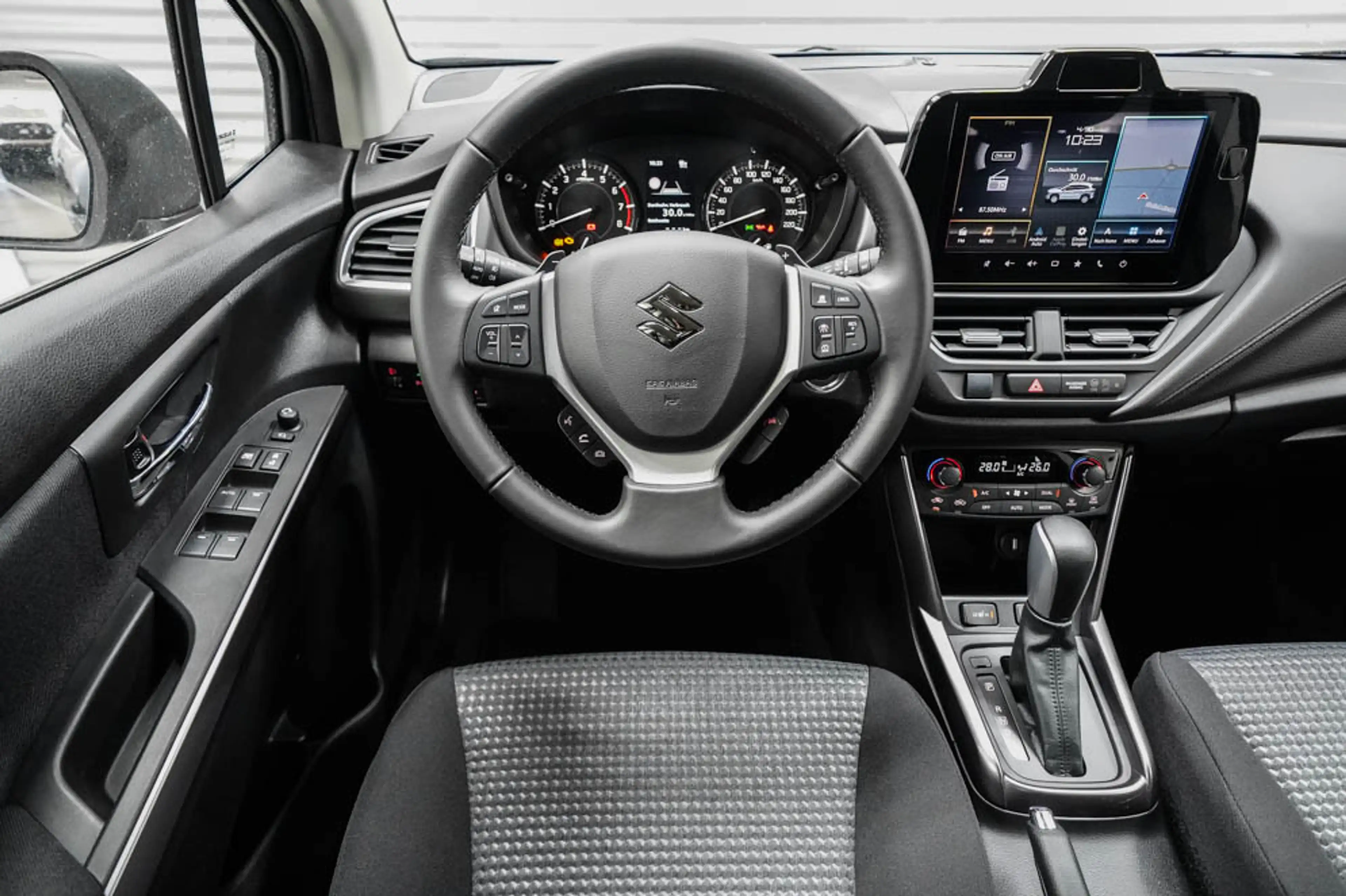 Suzuki S-Cross 1,4 2WD Mild-Hybrid AT GL+ — photo 8