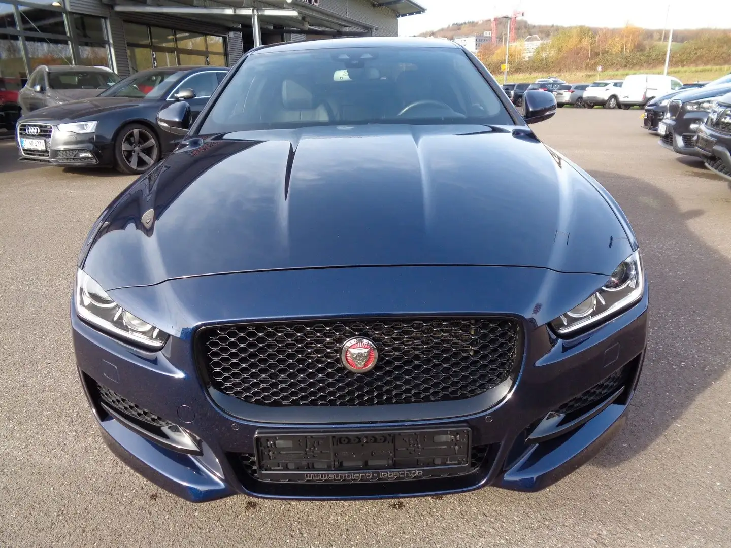 Jaguar XE R-Sport AWD Blau - 2