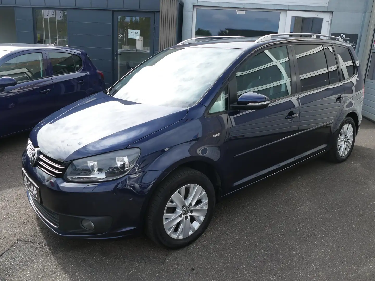 Volkswagen Touran 2.0 TDI BMT Klima Panorama Einparkhi HU/AU 03/2027 Blau - 1
