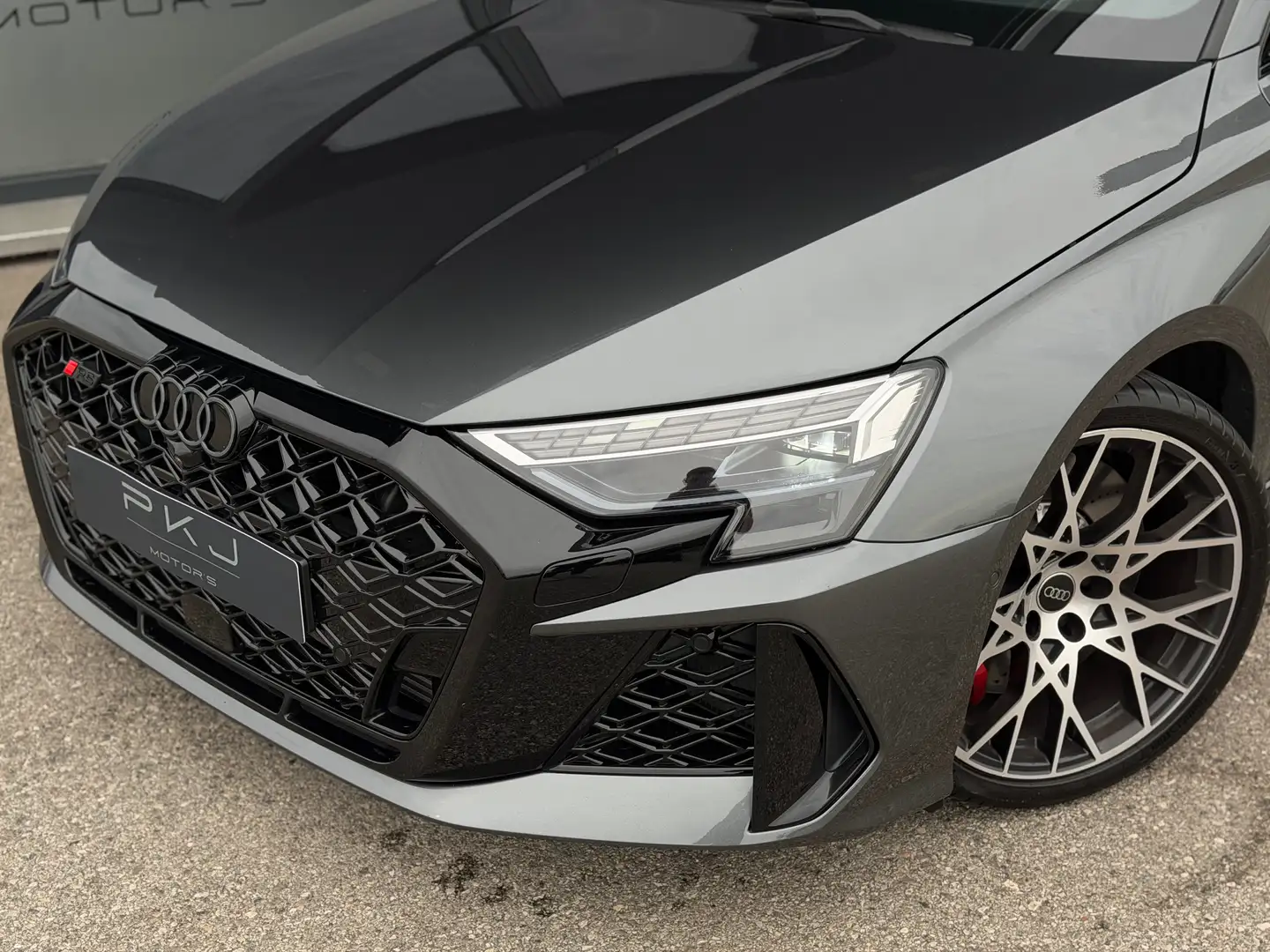 Audi A3 RS3 LIMOUSINE 2.5 TFSI QUATTRO S-TRONIC Grau - 2