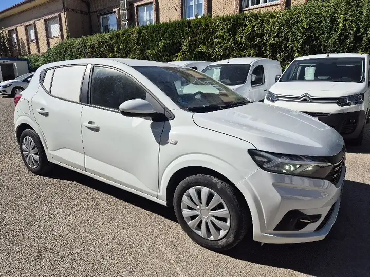 Dacia Sandero 2022, foto 4