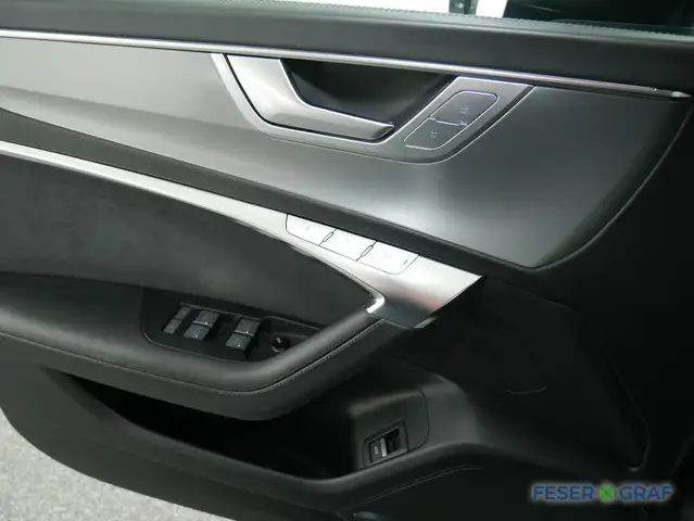 Audi RS6 view 10