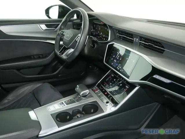 Audi RS6 view 3