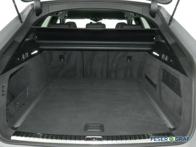 Audi RS6 view 11