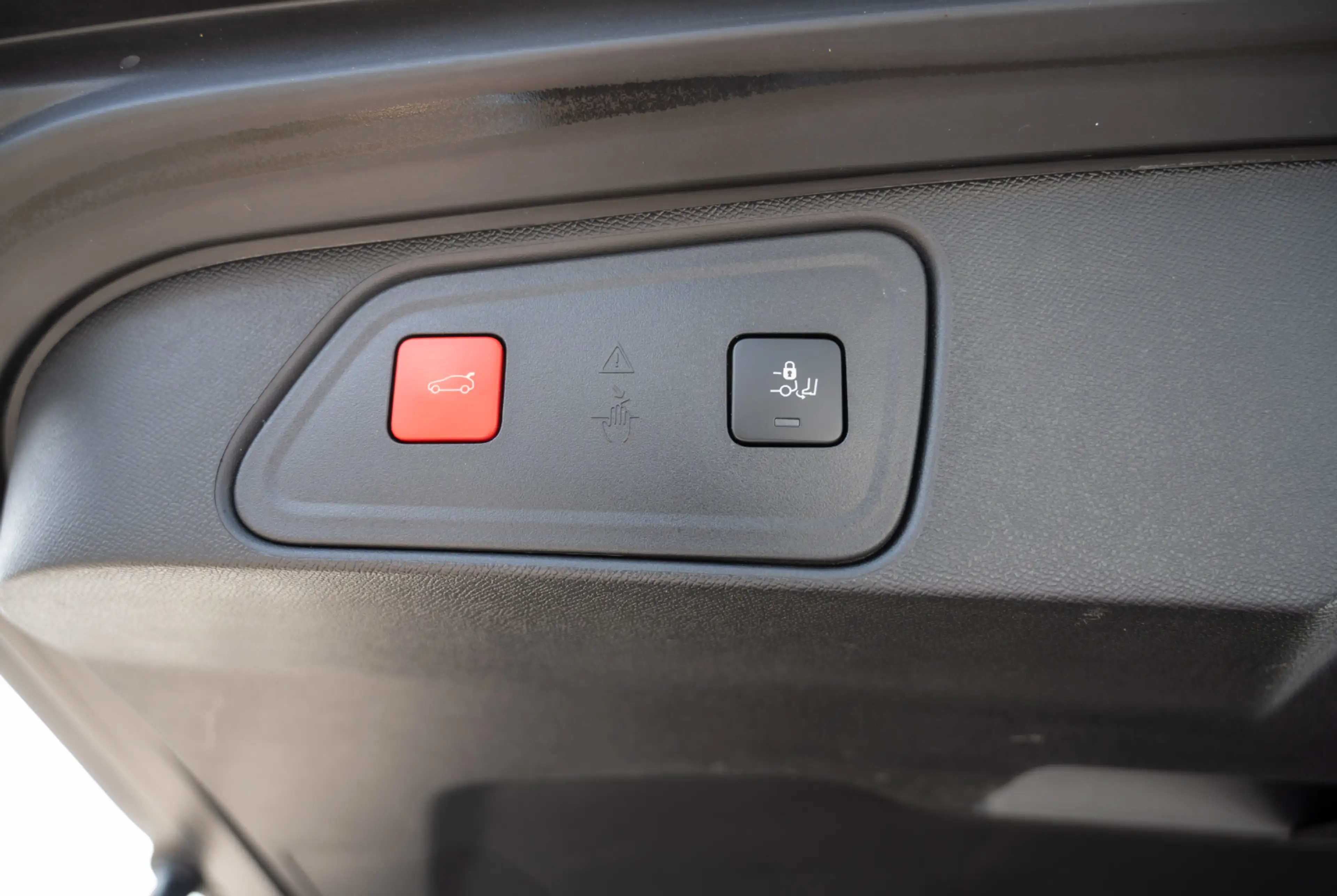 Peugeot 3008 GT 1.2 BlueHDi 130 EAT8 *EASY-PAKET*GRIP-CONTROL-PAKET* — photo 17