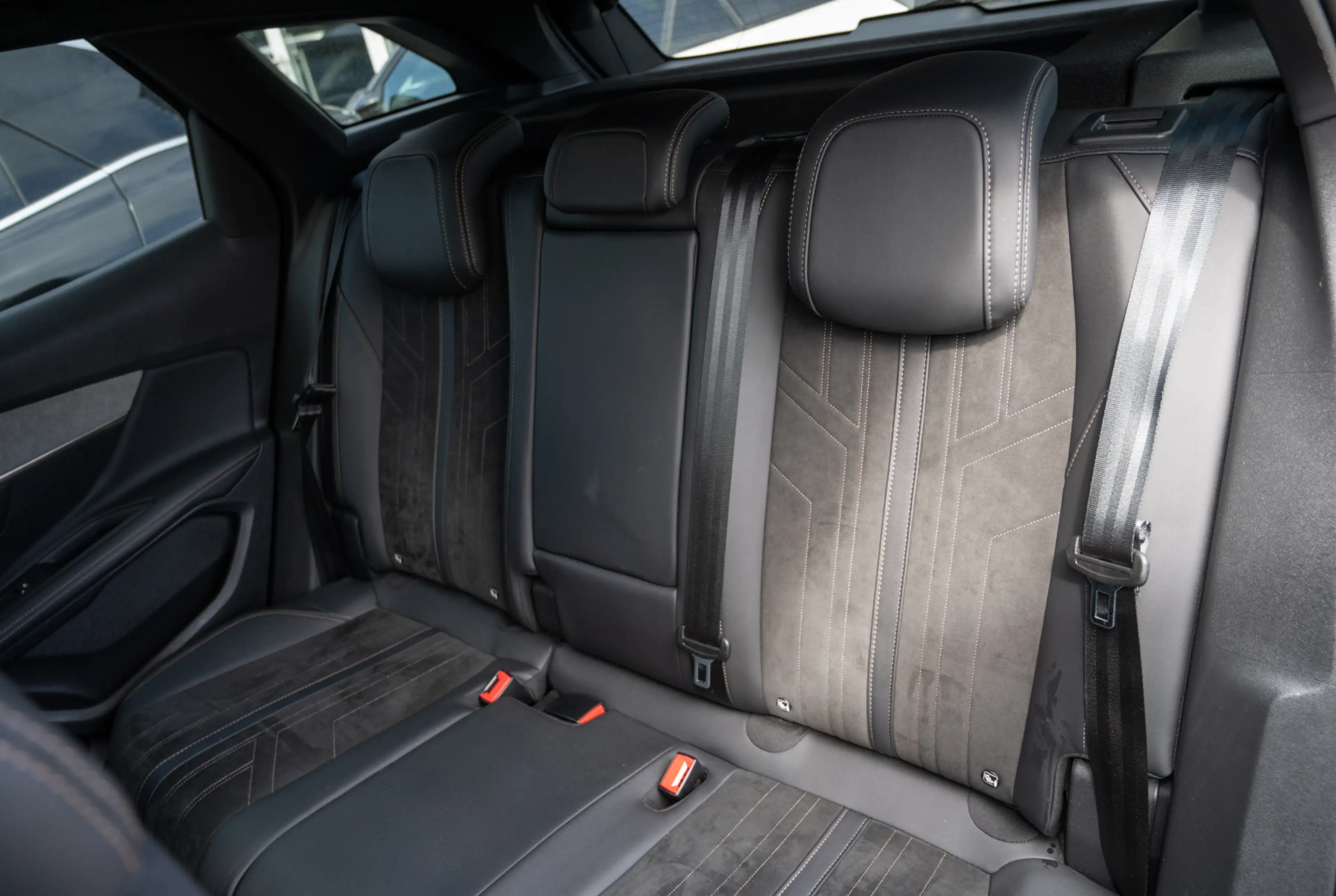 Peugeot 3008 GT 1.2 BlueHDi 130 EAT8 *EASY-PAKET*GRIP-CONTROL-PAKET* — photo 9