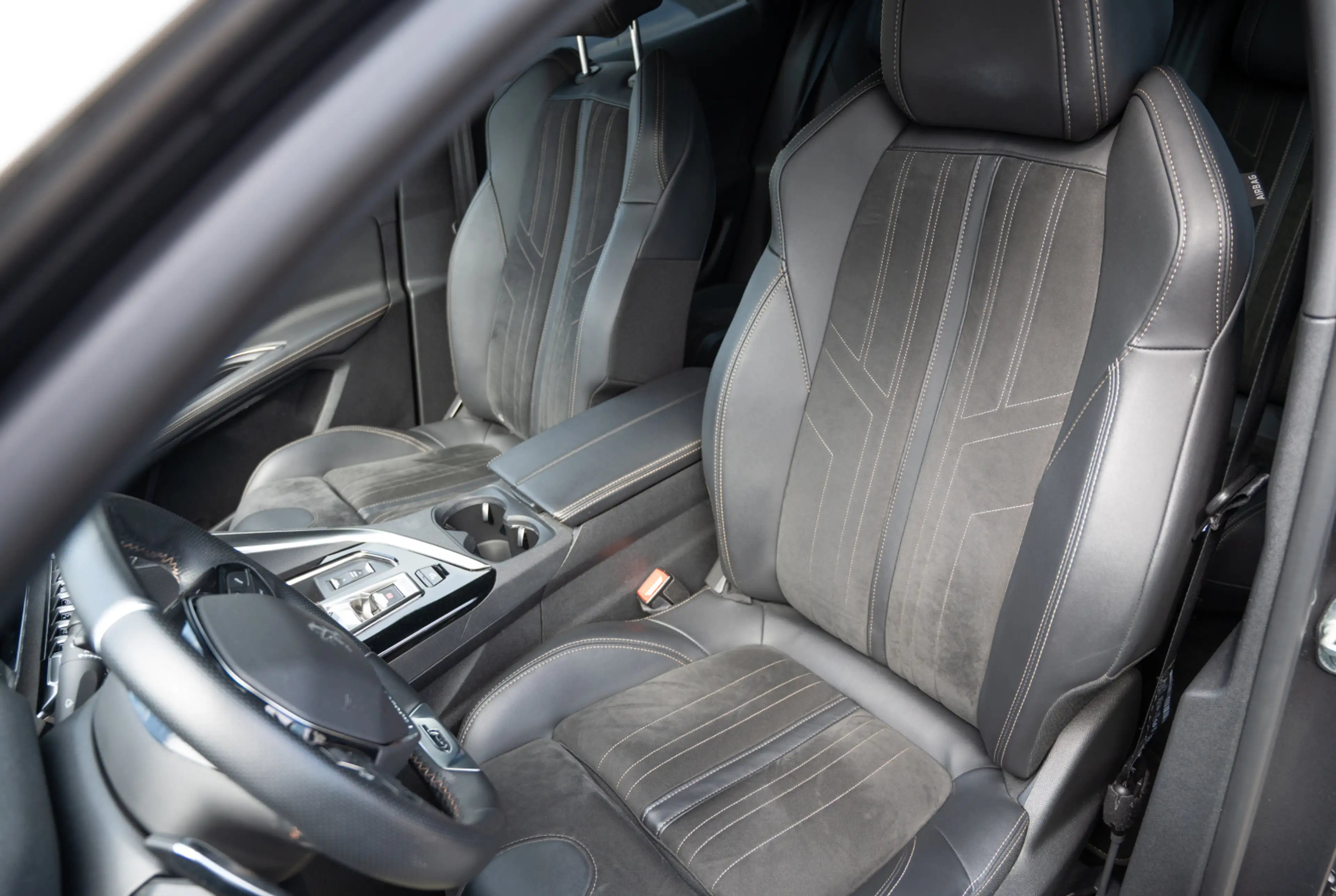 Peugeot 3008 GT 1.2 BlueHDi 130 EAT8 *EASY-PAKET*GRIP-CONTROL-PAKET* — photo 8