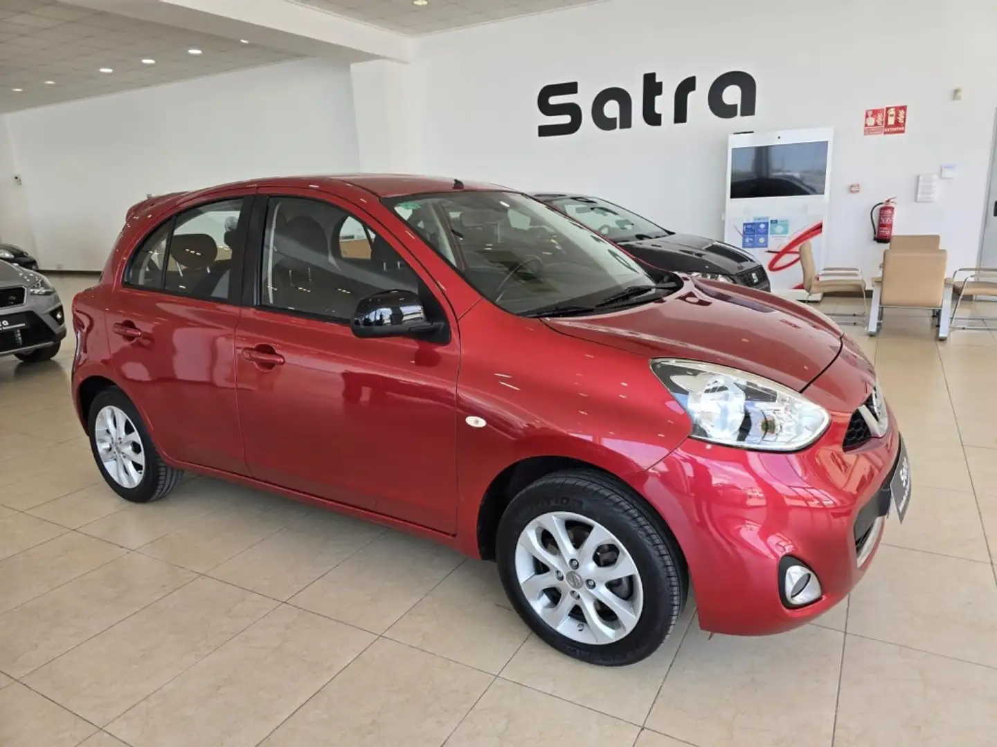 Nissan Micra 1.2 Visia Burdeos - 2