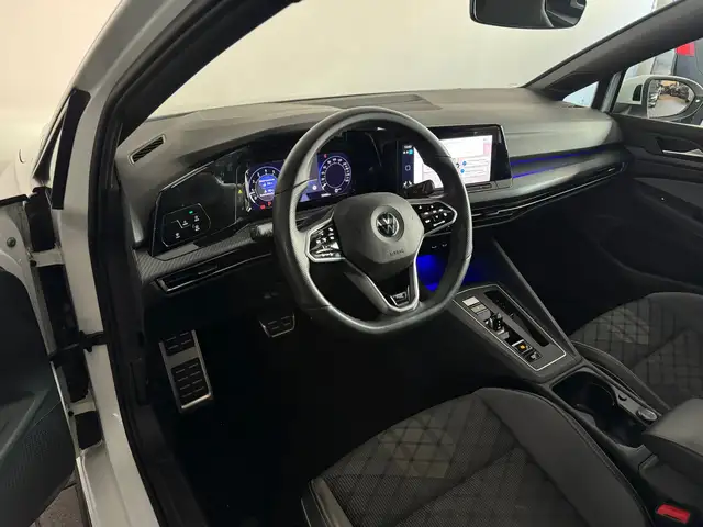 Volkswagen Golf view 4