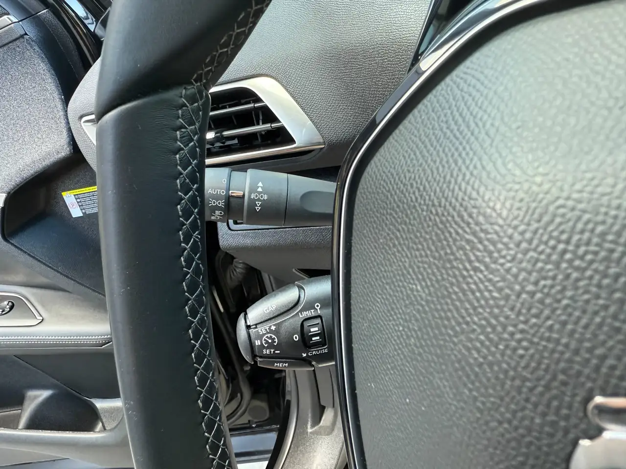 Peugeot 3008 1.2i 130PK NAVIGATIE ZWART LEDER CAMERA CARPLAY FOCAL SOUNDSYSTEEM, миниатюра 16
