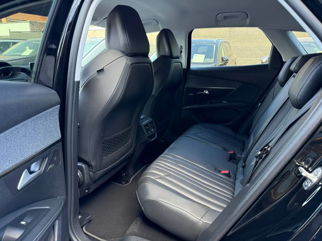 Peugeot 3008 1.2i 130PK NAVIGATIE ZWART LEDER CAMERA CARPLAY FOCAL SOUNDSYSTEEM, миниатюра 13