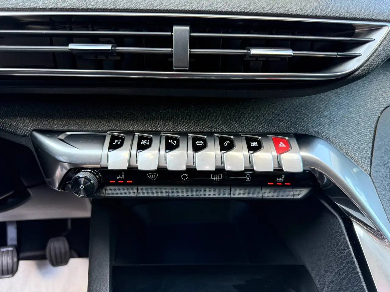 Peugeot 3008 1.2i 130PK NAVIGATIE ZWART LEDER CAMERA CARPLAY FOCAL SOUNDSYSTEEM, миниатюра 22