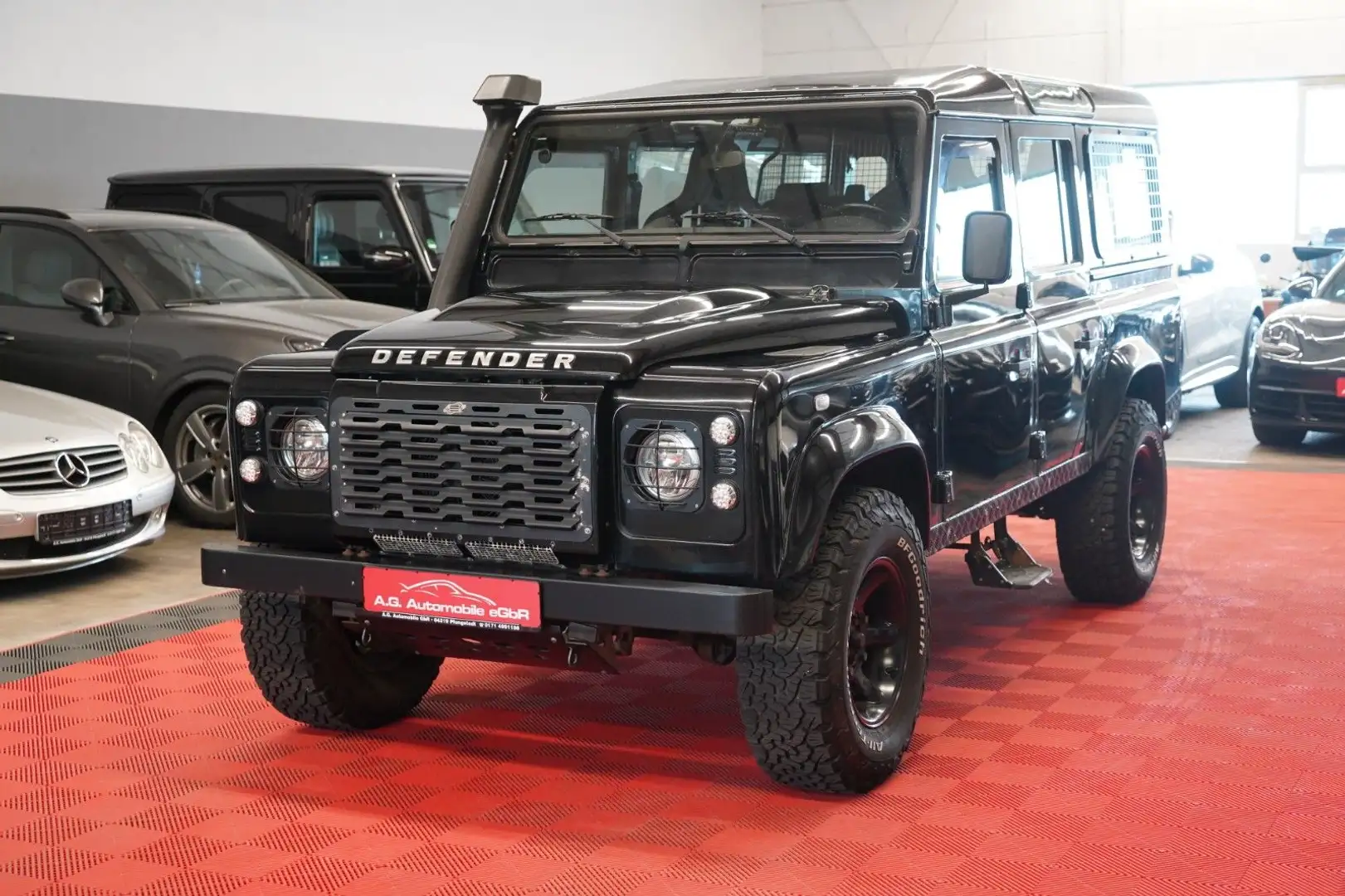 Land Rover Defender 110  TD4 *Klima*SHZ*AHK*Recaro* Black - 1