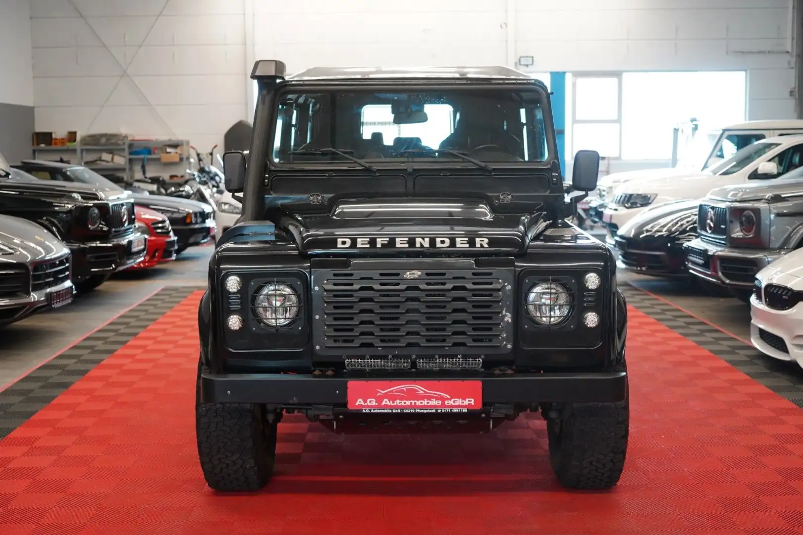Land Rover Defender 110  TD4 *Klima*SHZ*AHK*Recaro* Black - 2