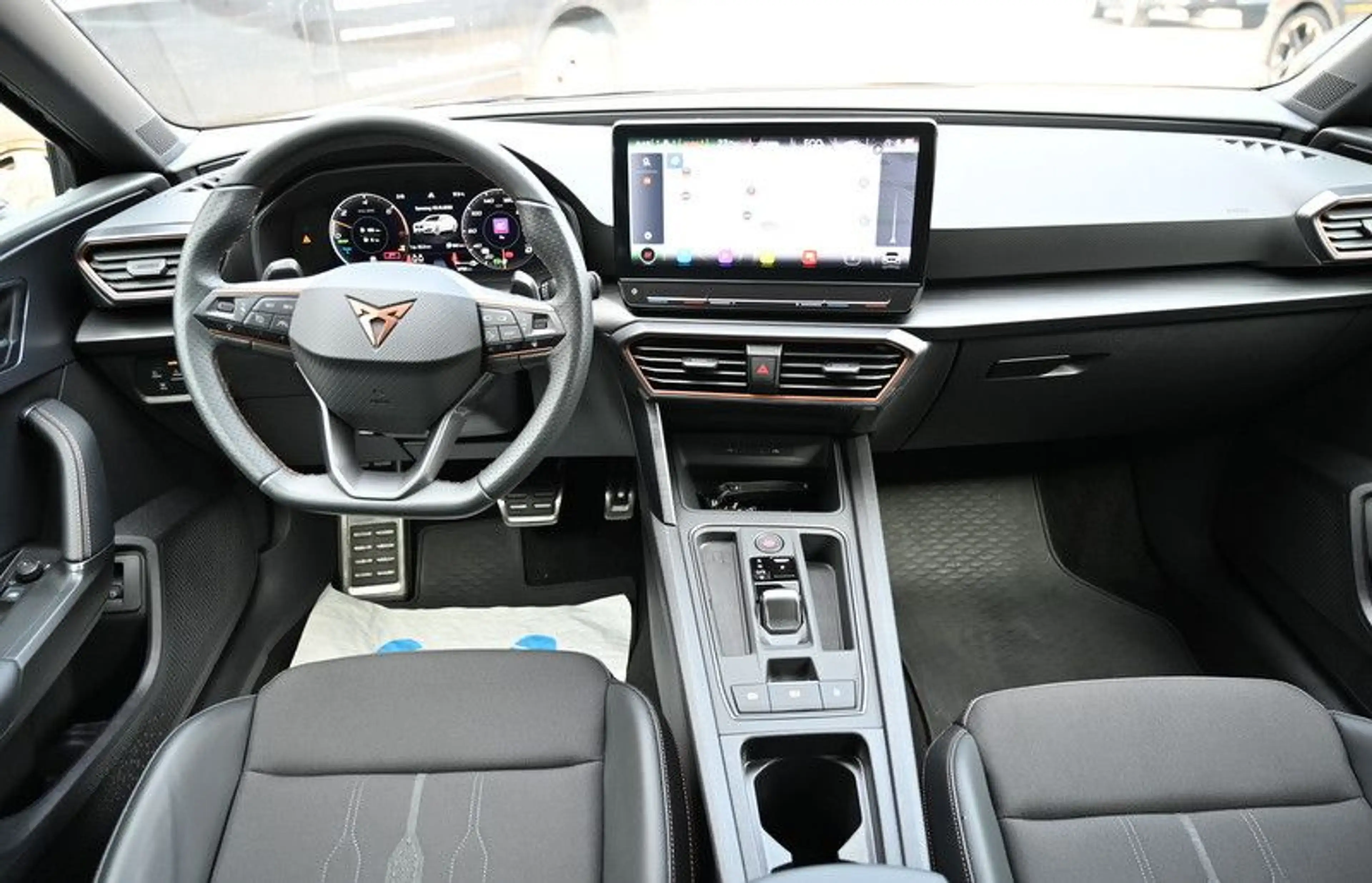 CUPRA Leon Sportstourer e-Hybrid Kamera Navi Leder 1Hd — photo 12