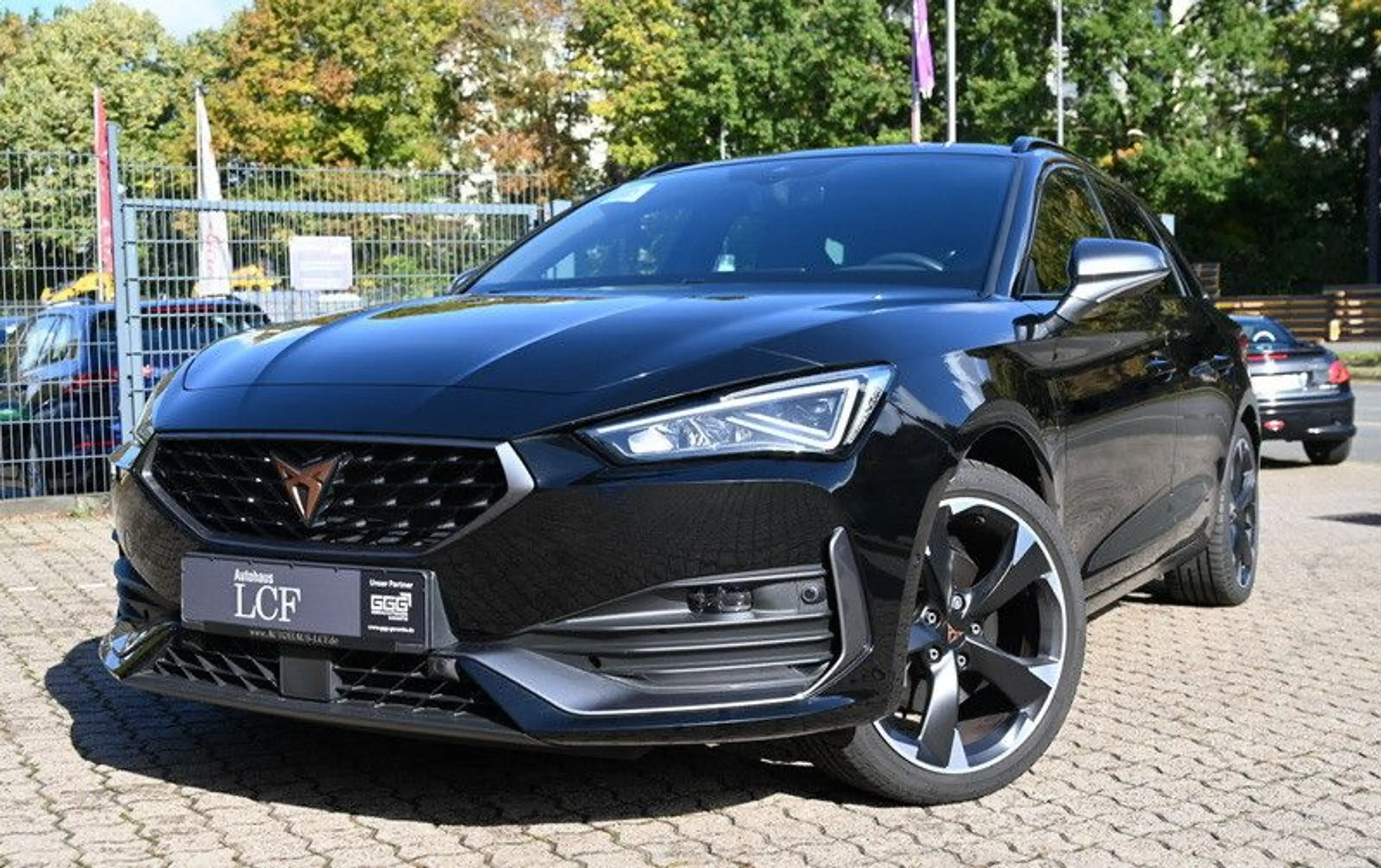 CUPRA Leon Sportstourer e-Hybrid Kamera Navi Leder 1Hd — photo 2