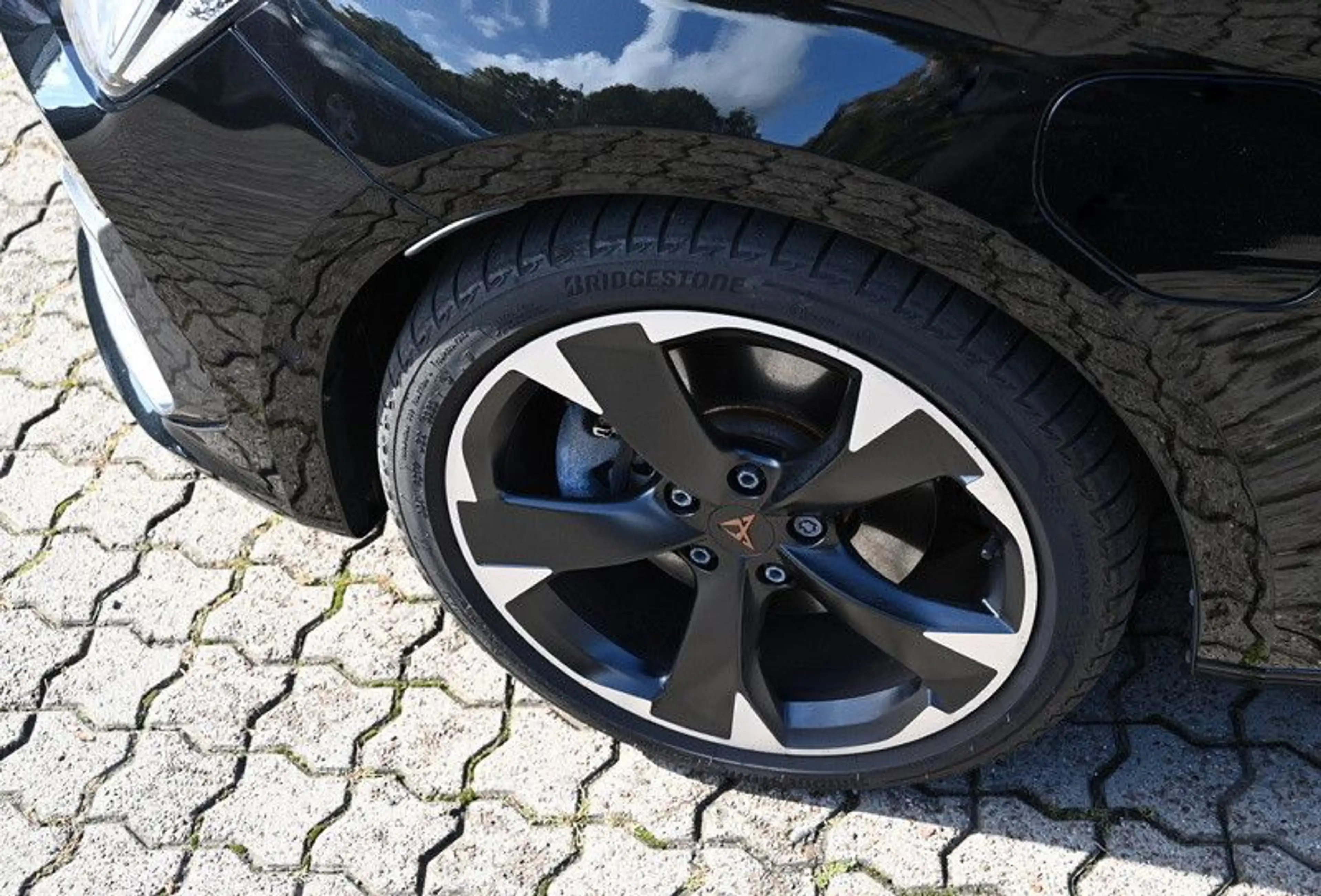 CUPRA Leon Sportstourer e-Hybrid Kamera Navi Leder 1Hd — photo 9