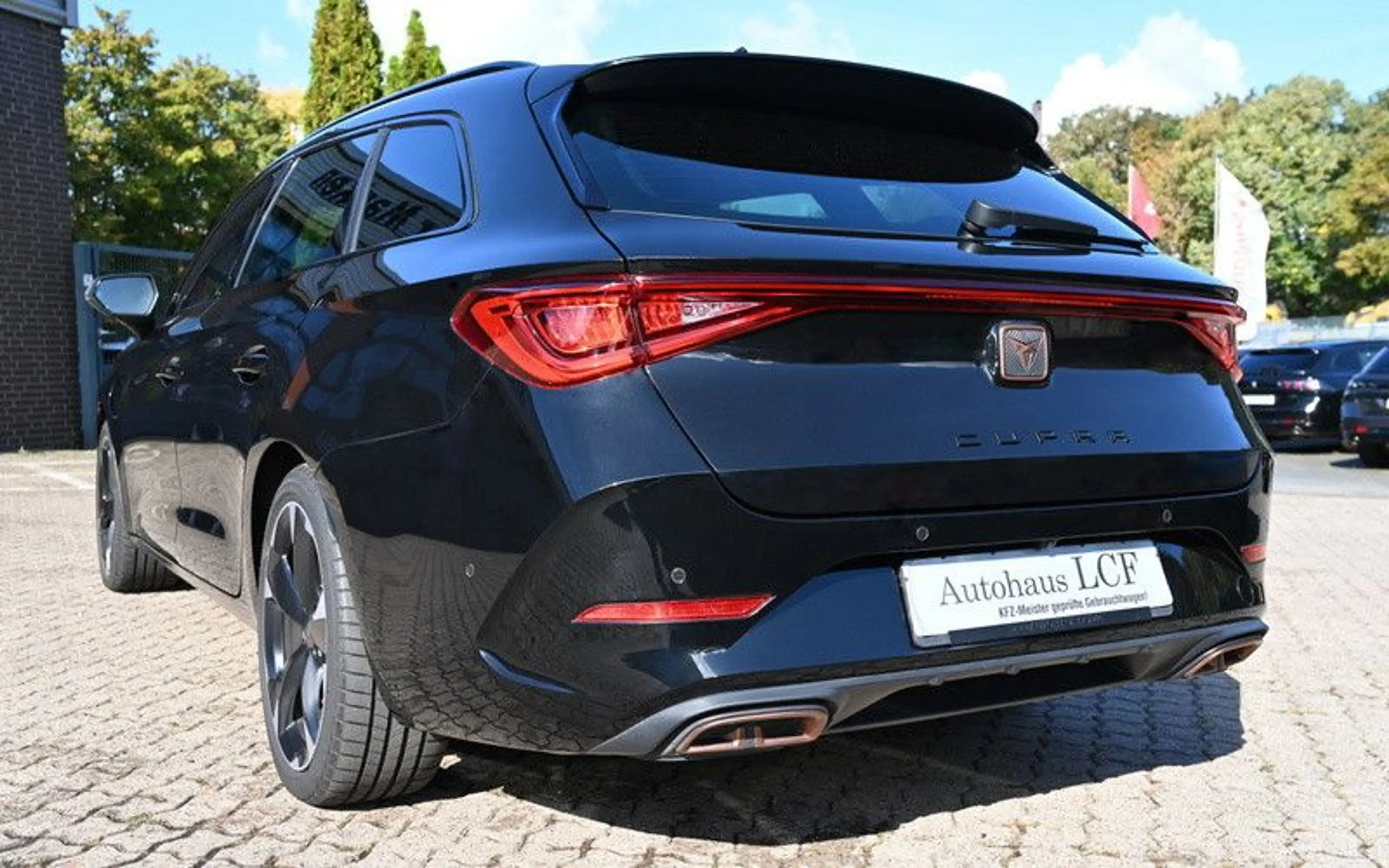 CUPRA Leon Sportstourer e-Hybrid Kamera Navi Leder 1Hd — photo 8