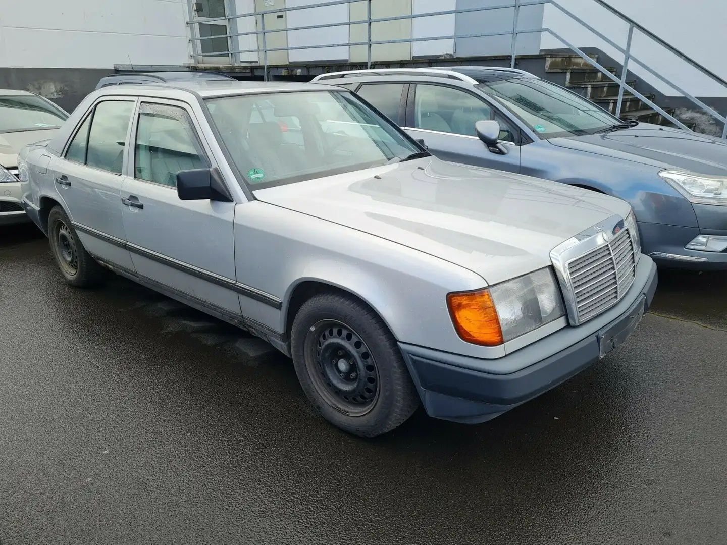 Mercedes-Benz 230 E-AUTOMATIK/SCHIEBEDACH/TÜV Сірий - 1