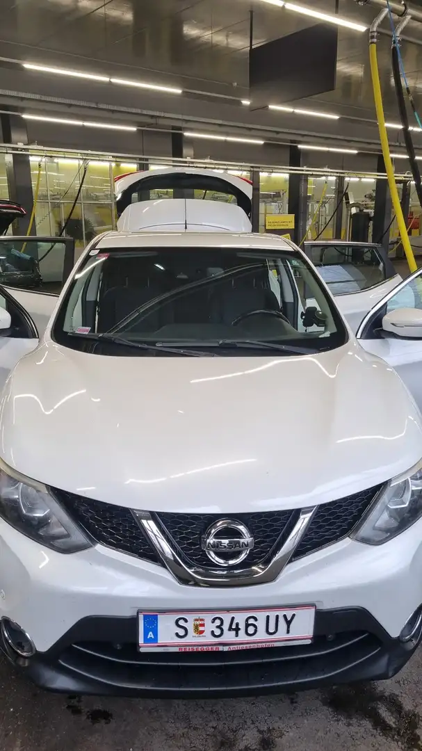Nissan Qashqai 1,2 DIG-T Acenta Weiß - 1