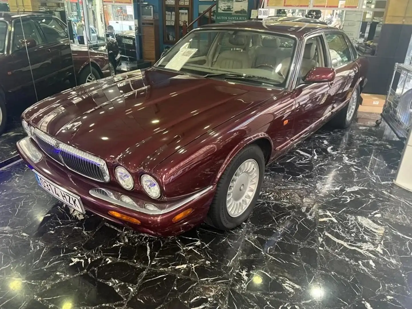Jaguar XJ XJ8 3.2 Executive Mauve - 1