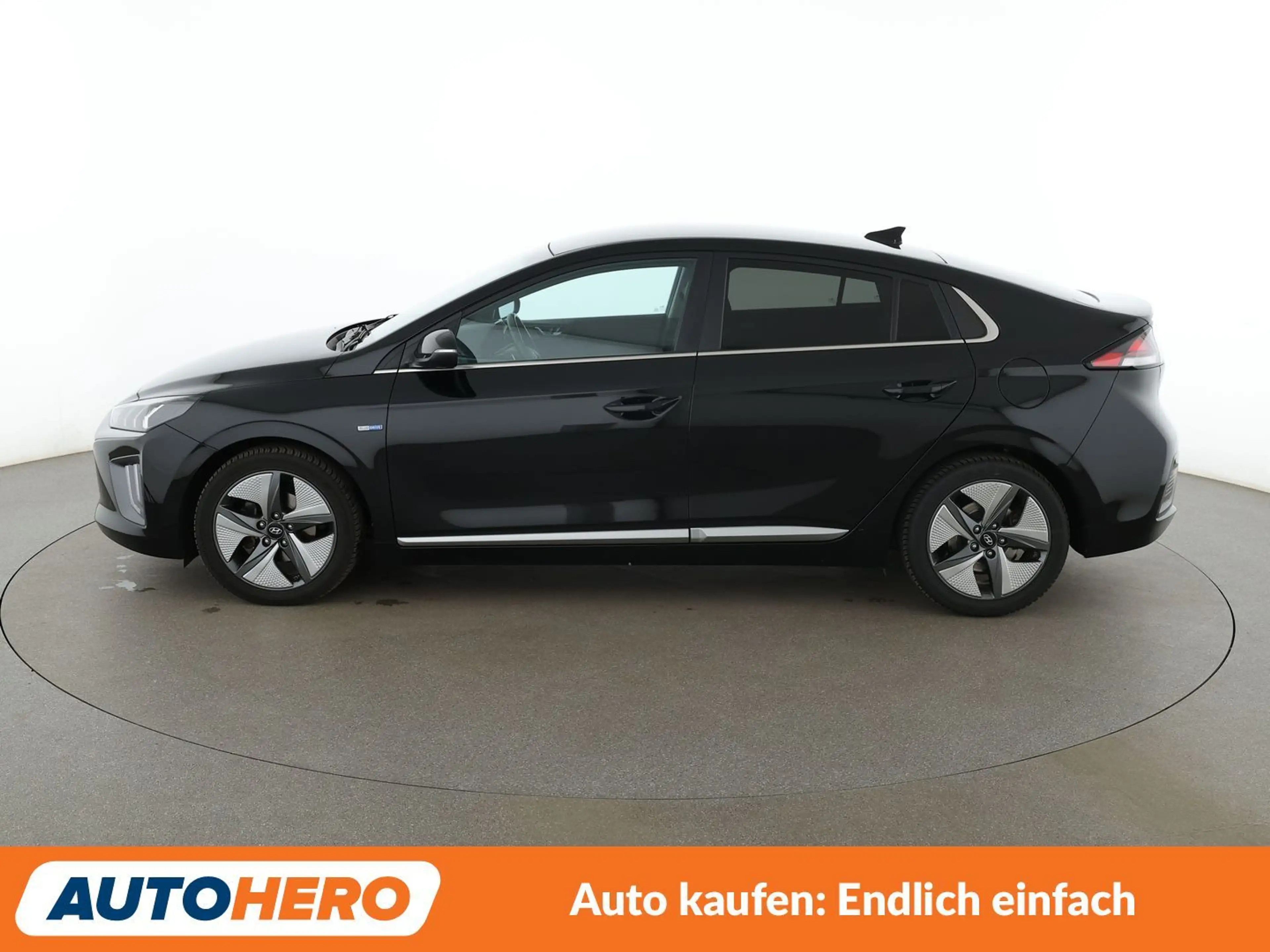 Hyundai IONIQ 1.6 Hybrid Premium Aut.*NAV*ACC*CAM*PDC*SHZ*ALU* — photo 3
