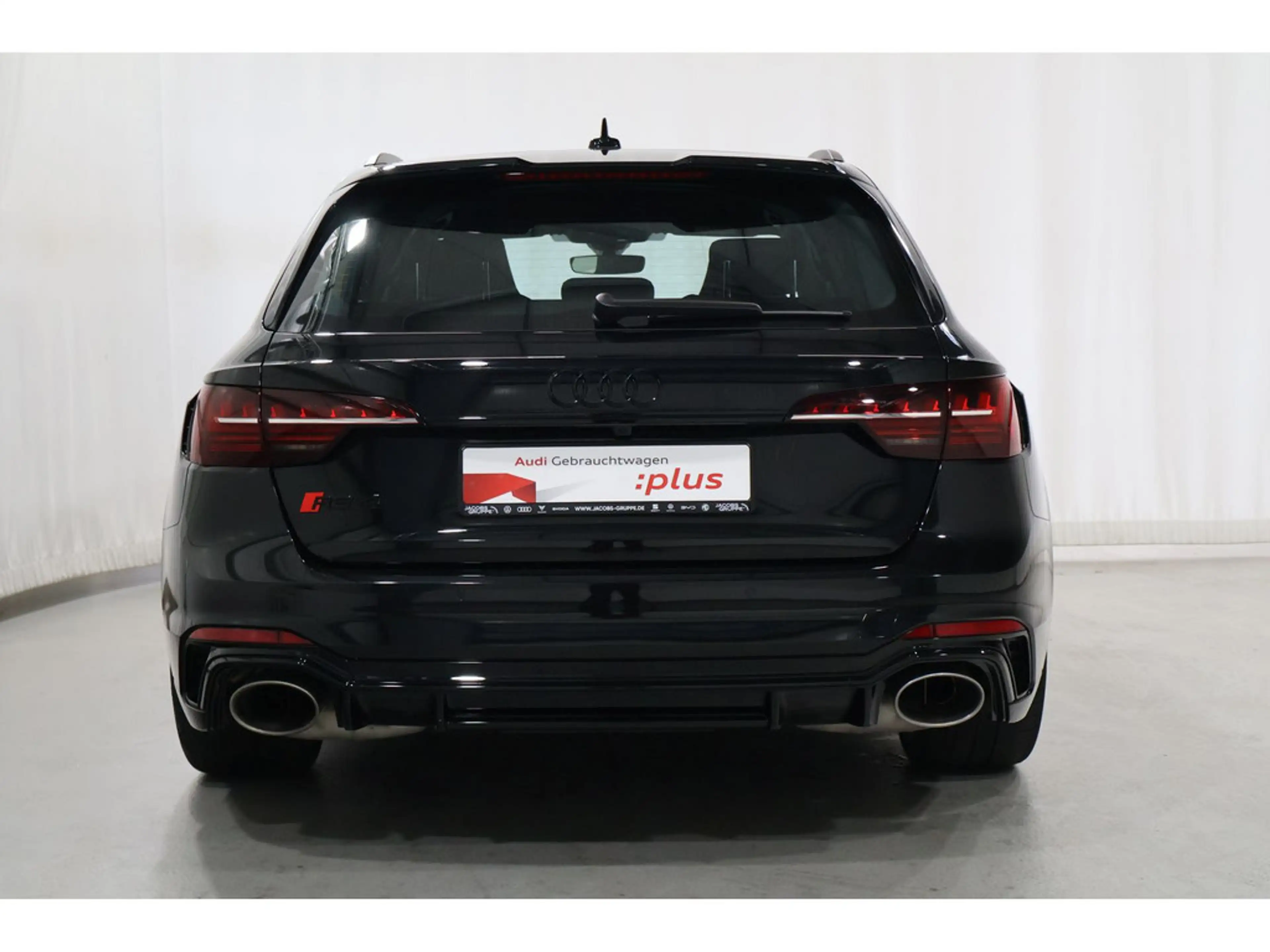 Audi RS4 — photo 5