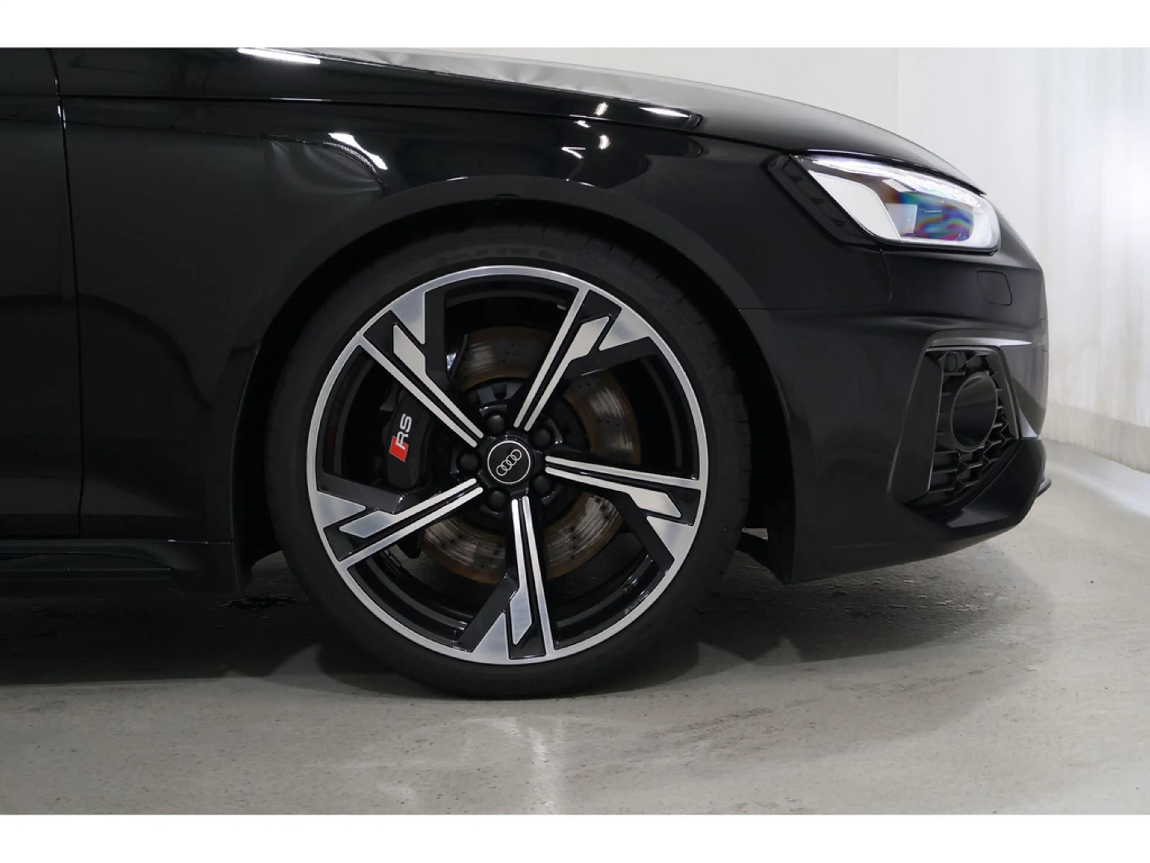 Audi RS4 — photo 6