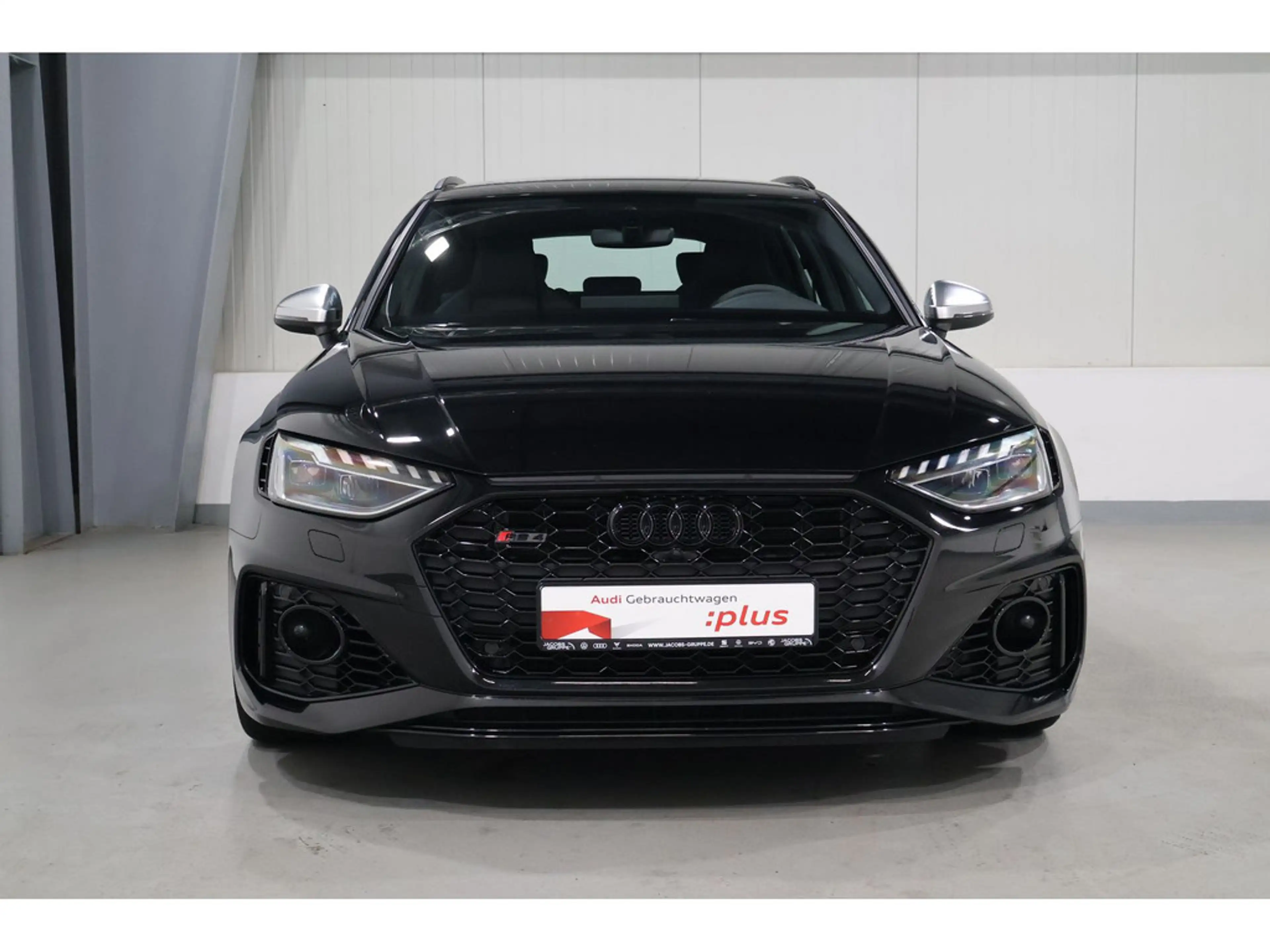 Audi RS4 — photo 3