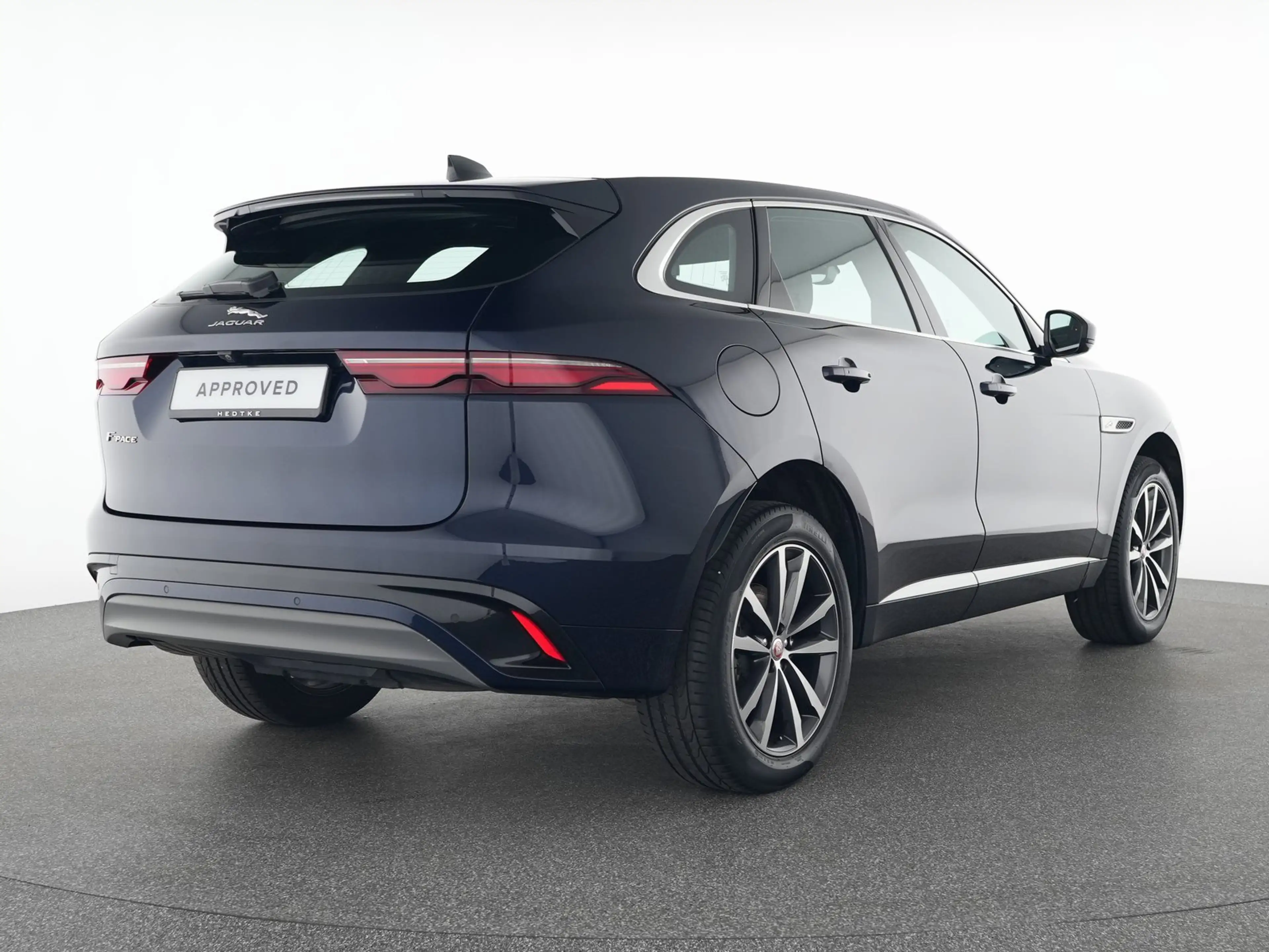 Jaguar F-Pace JAGUAR F-PACE F-Pace D200 AWD R-Dynamic SE — photo 2