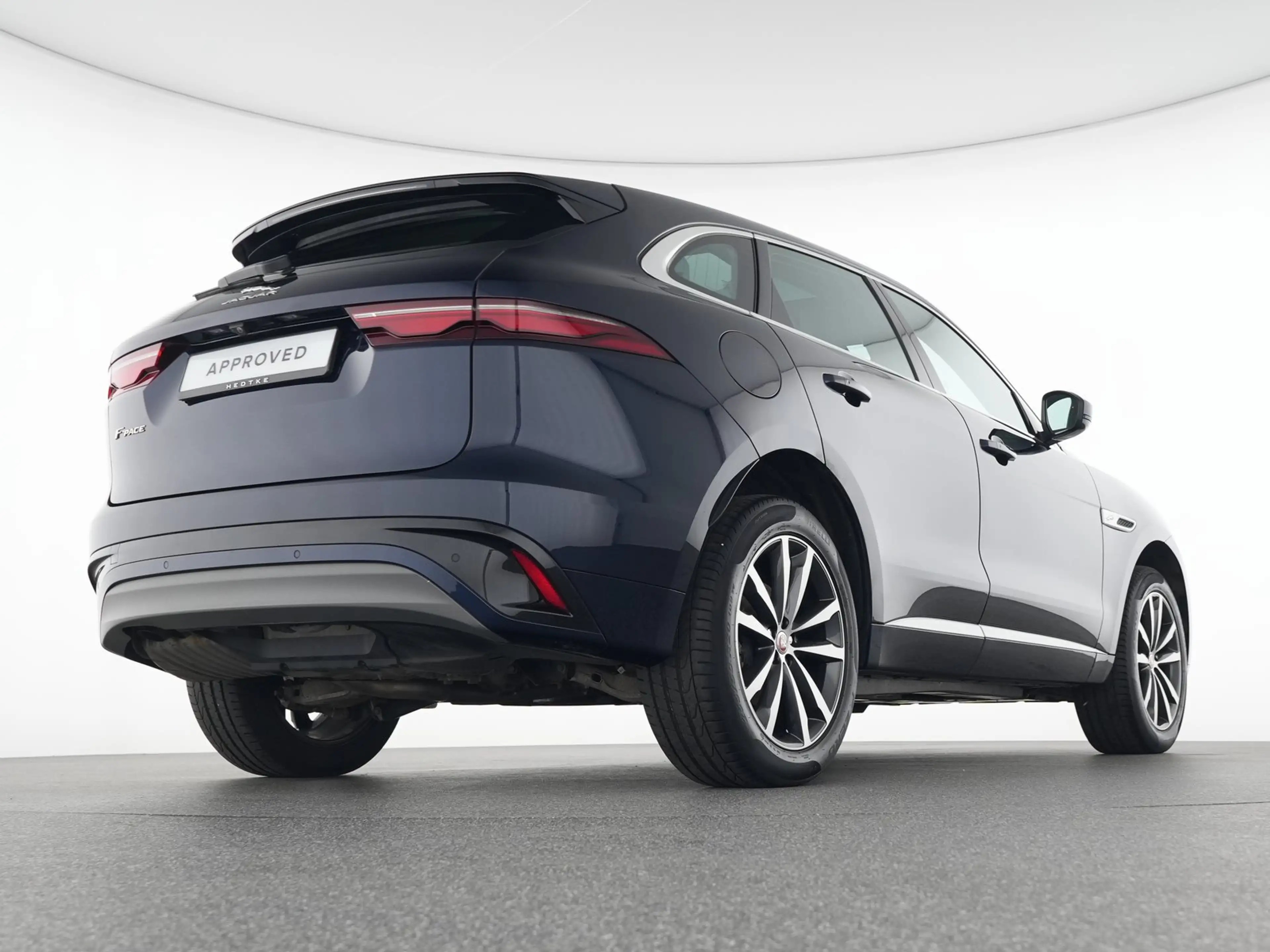 Jaguar F-Pace JAGUAR F-PACE F-Pace D200 AWD R-Dynamic SE — photo 8