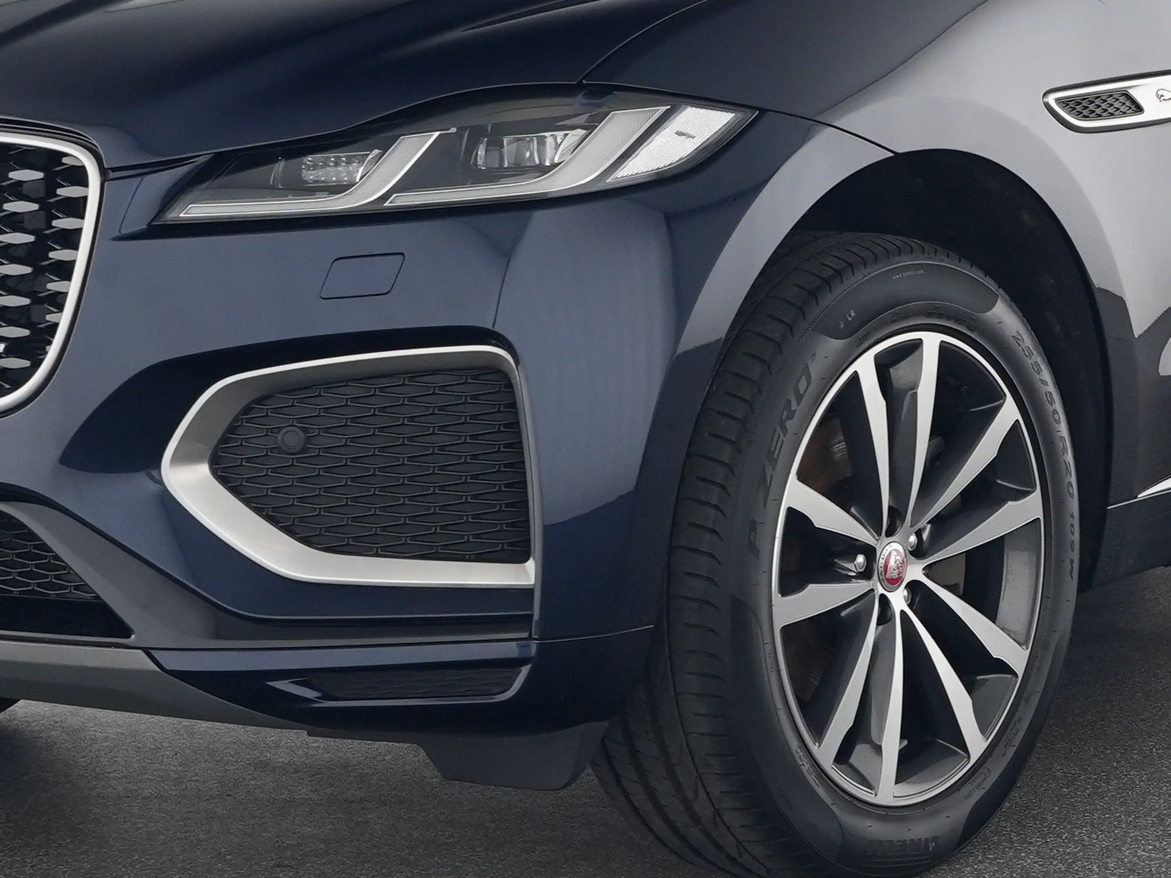 Jaguar F-Pace JAGUAR F-PACE F-Pace D200 AWD R-Dynamic SE — photo 9