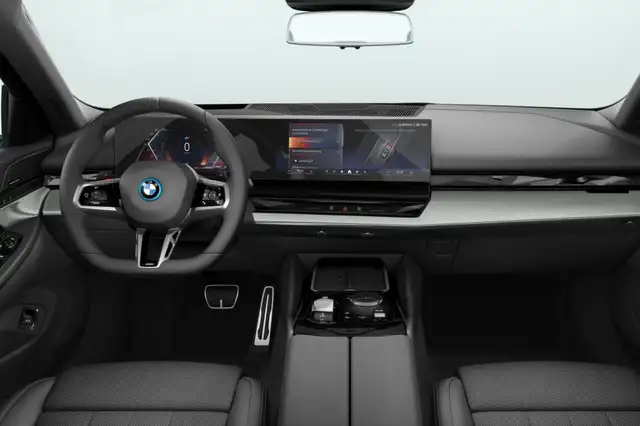 BMW 5 Series view 3