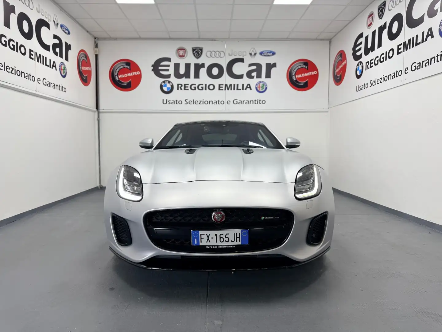 Jaguar F-Type F-Type 2.0 aut. Coupé Chequered Flag Gris - 2