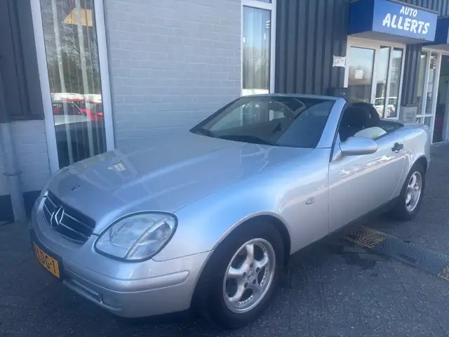 Mercedes-Benz 200