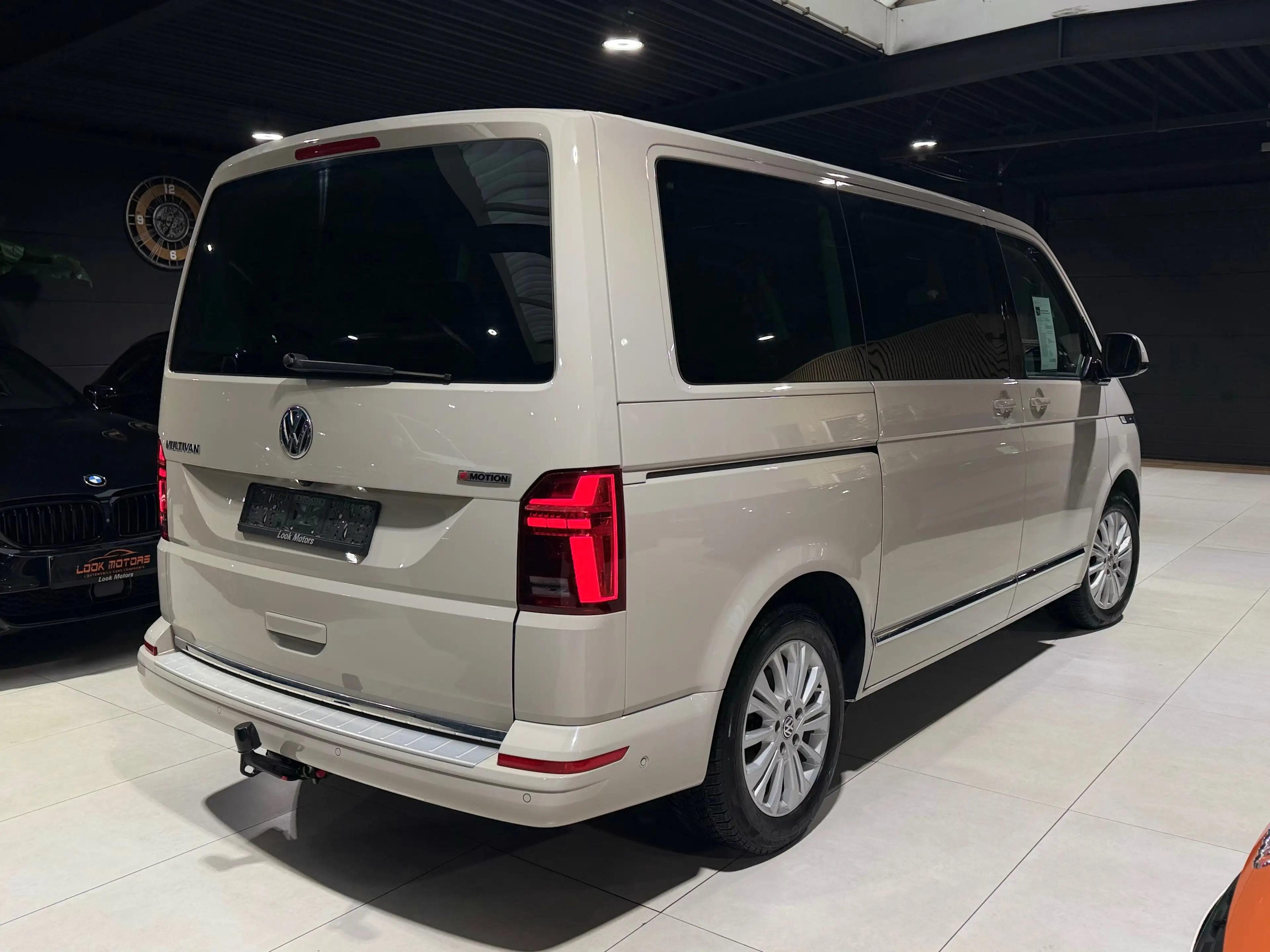 Volkswagen T6.1 Multivan 2.0 TDi 4Motion Highline DSG 7 PLACES DISTRONIC COCKPIT CAMERA LED 53 HERBIE FULL FULL OPTIONS — photo 7