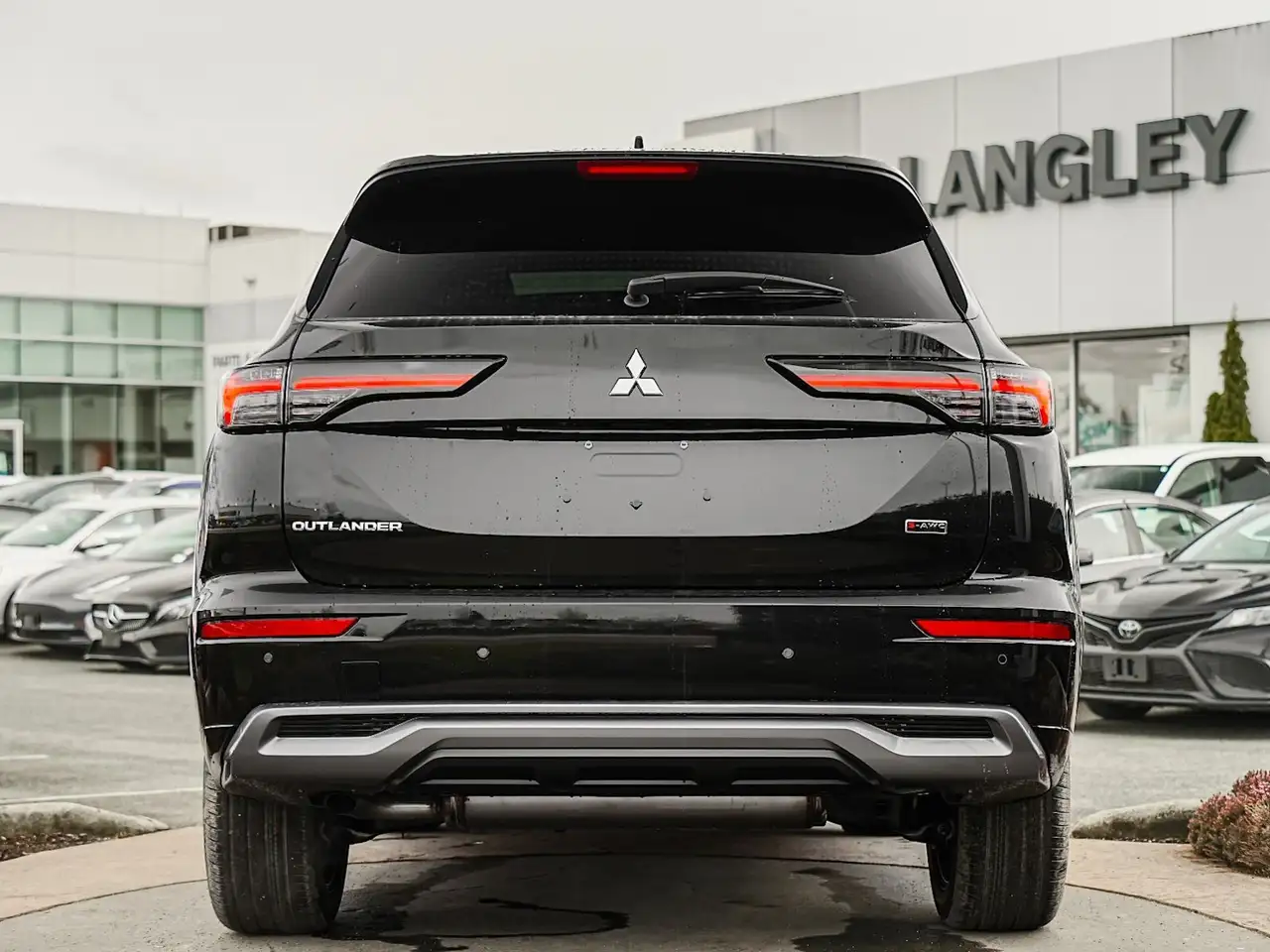 Mitsubishi Outlander снимка Mitsubishi Outlander