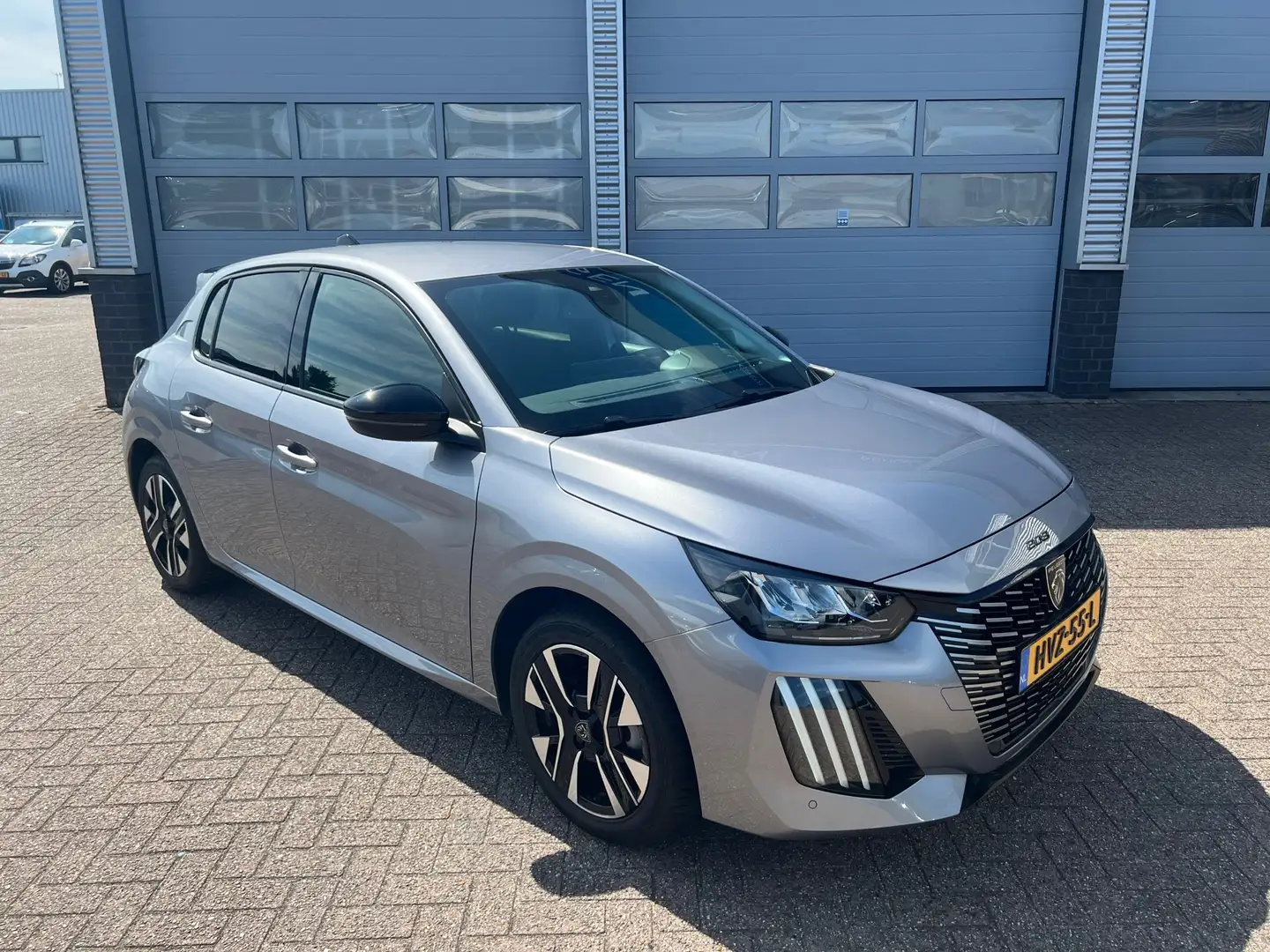 Peugeot 208 Hybrid 100 e-DCS6 Allure | Automaat | Keyless | Ac Grijs - 2