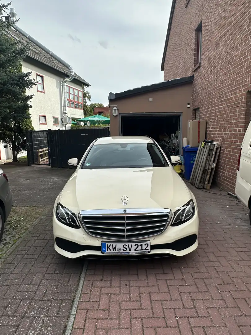 Mercedes-Benz E 200 d 9G-TRONIC Exclusive - 1