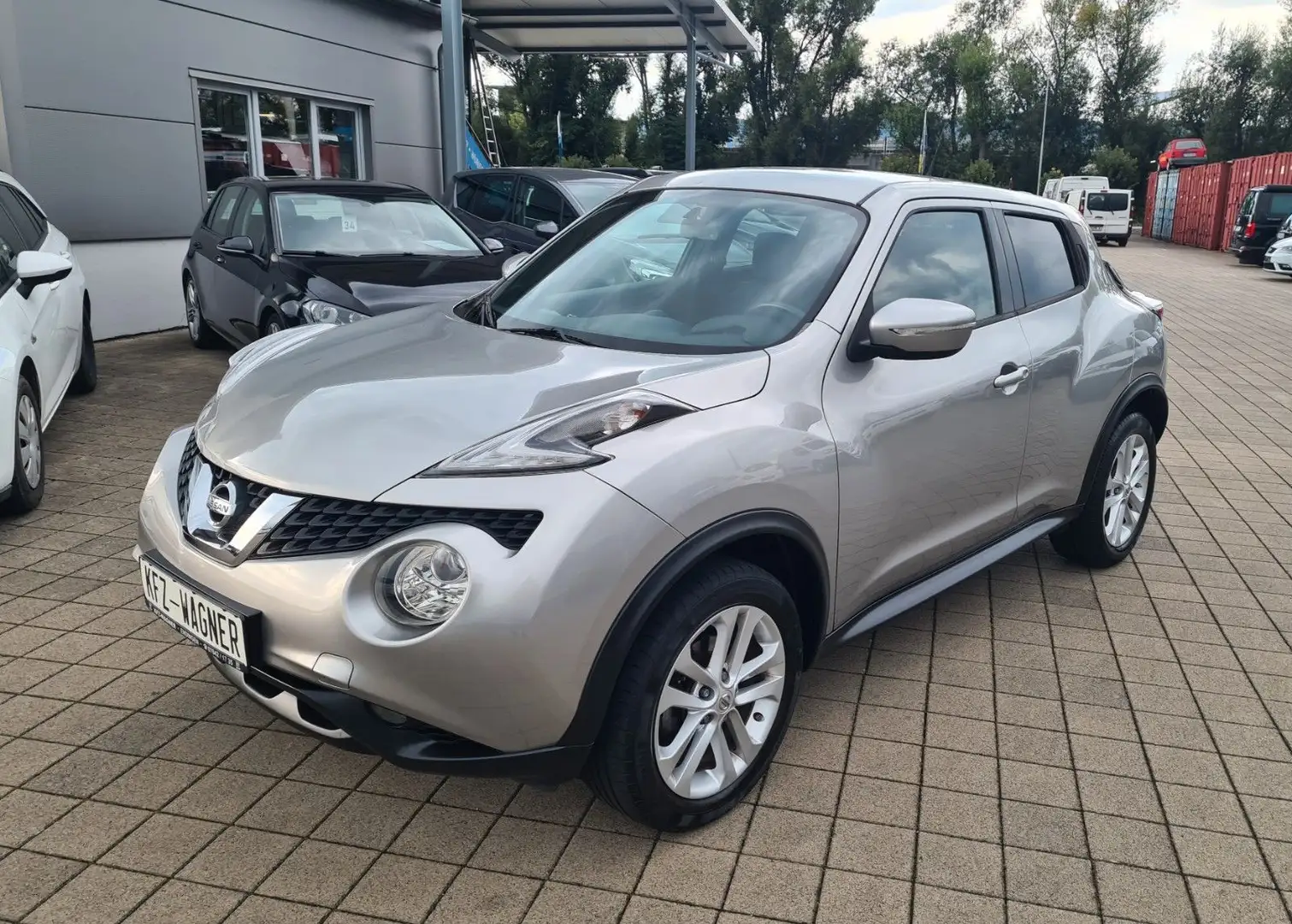 Nissan Juke Acenta 1.HAND Silber - 1
