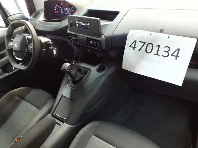 Peugeot Rifter view 12