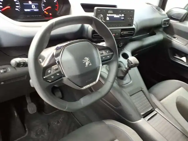 Peugeot Rifter view 11