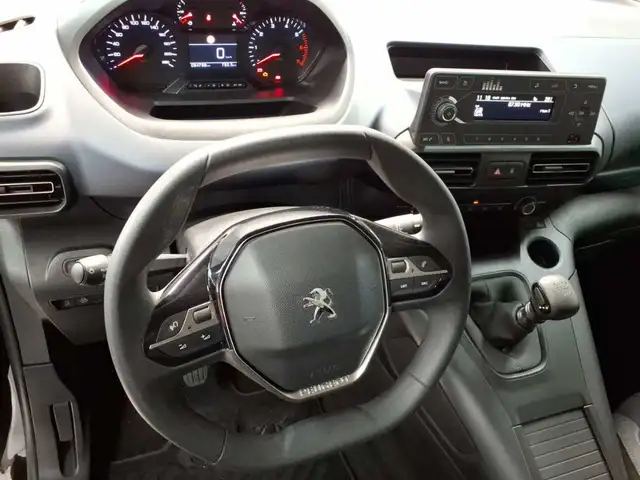 Peugeot Rifter view 13