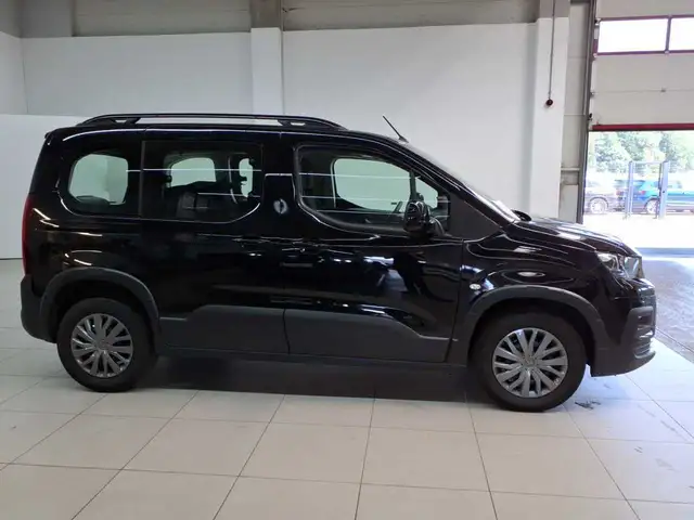 Peugeot Rifter view 3