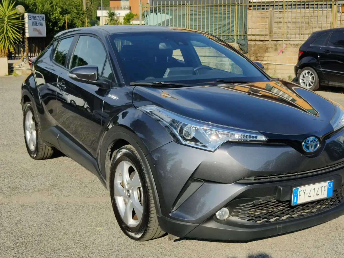Toyota C-HR C-HR I 2019 1.8h Business 2wd e-cvt Grigio - 2