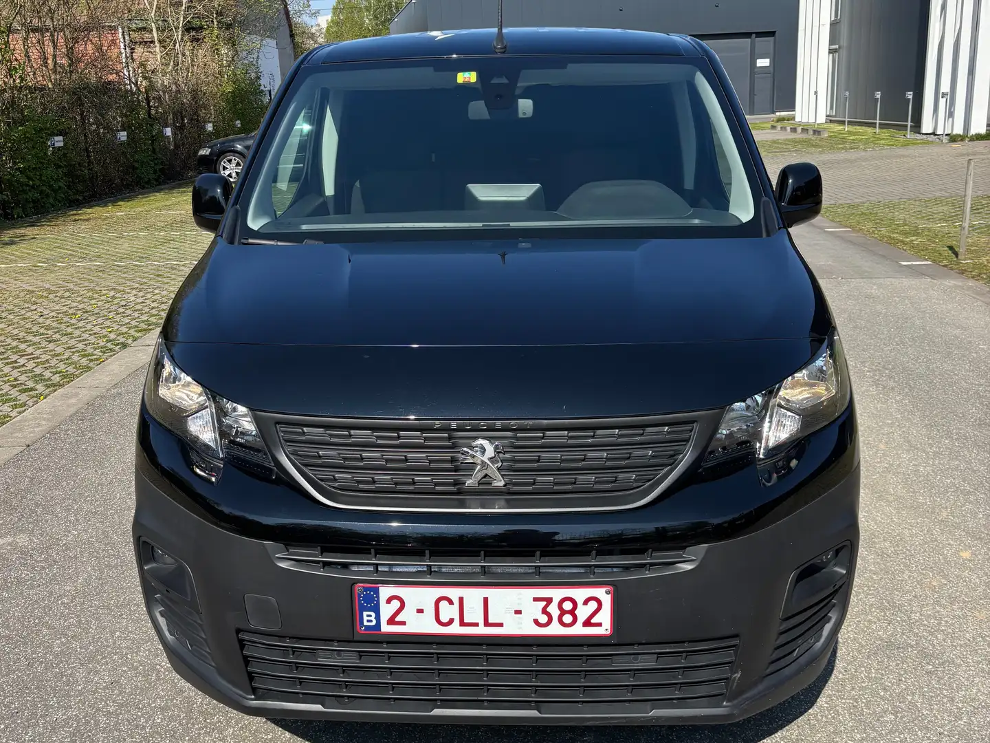 Peugeot Partner utilitaire 4 portes Noir - 2