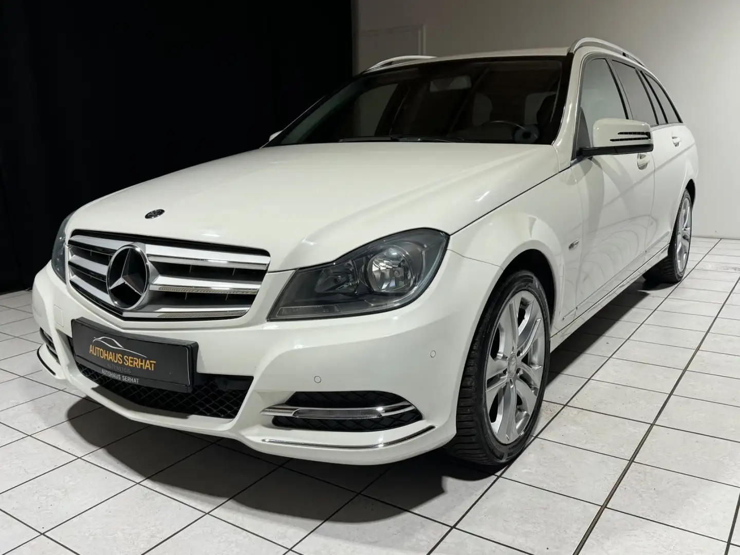 Mercedes-Benz C 180 T CGI BlueEfficiency Avantgarde *GARANTIE* Weiß - 1