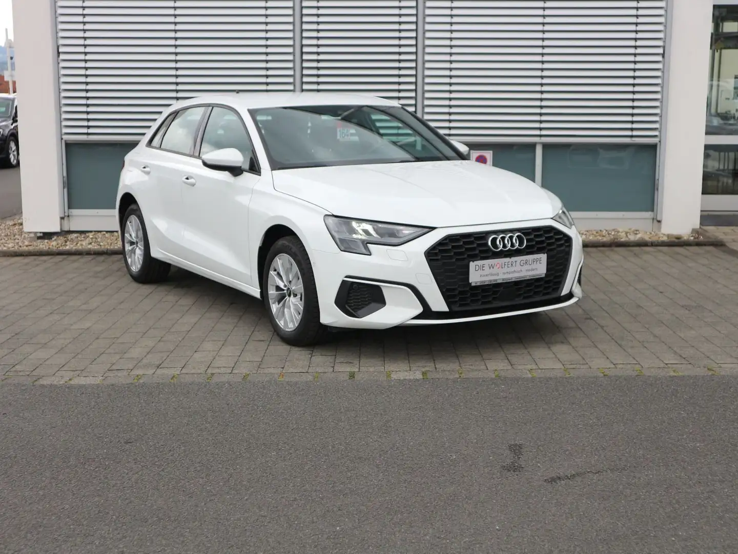 Audi A3 40 TFSI e AHK*Carplay*ACC*SHZ Blanc - 2