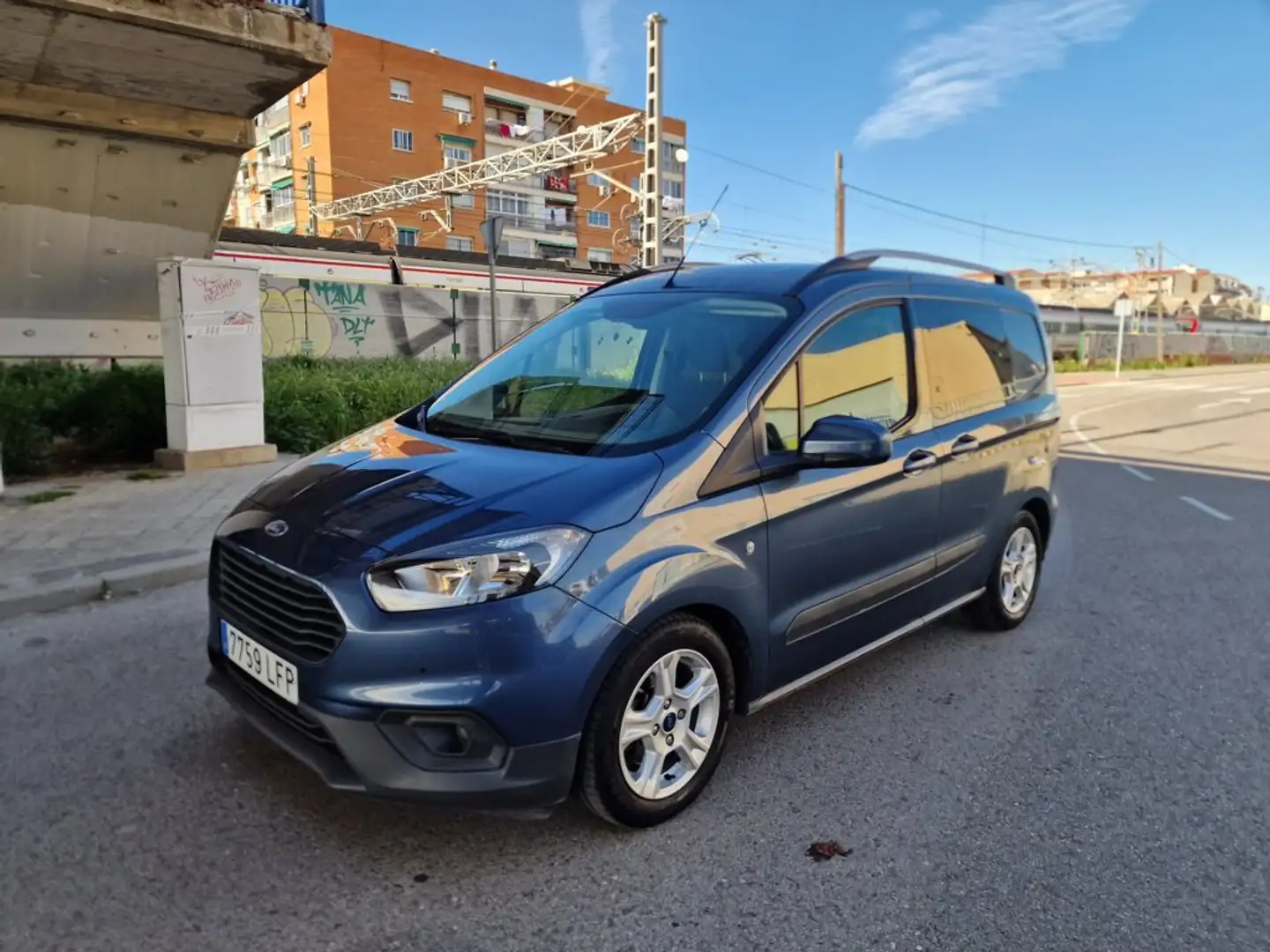 Ford Tourneo Courier 1.5TDCi Titanium 100 Bleu - 1