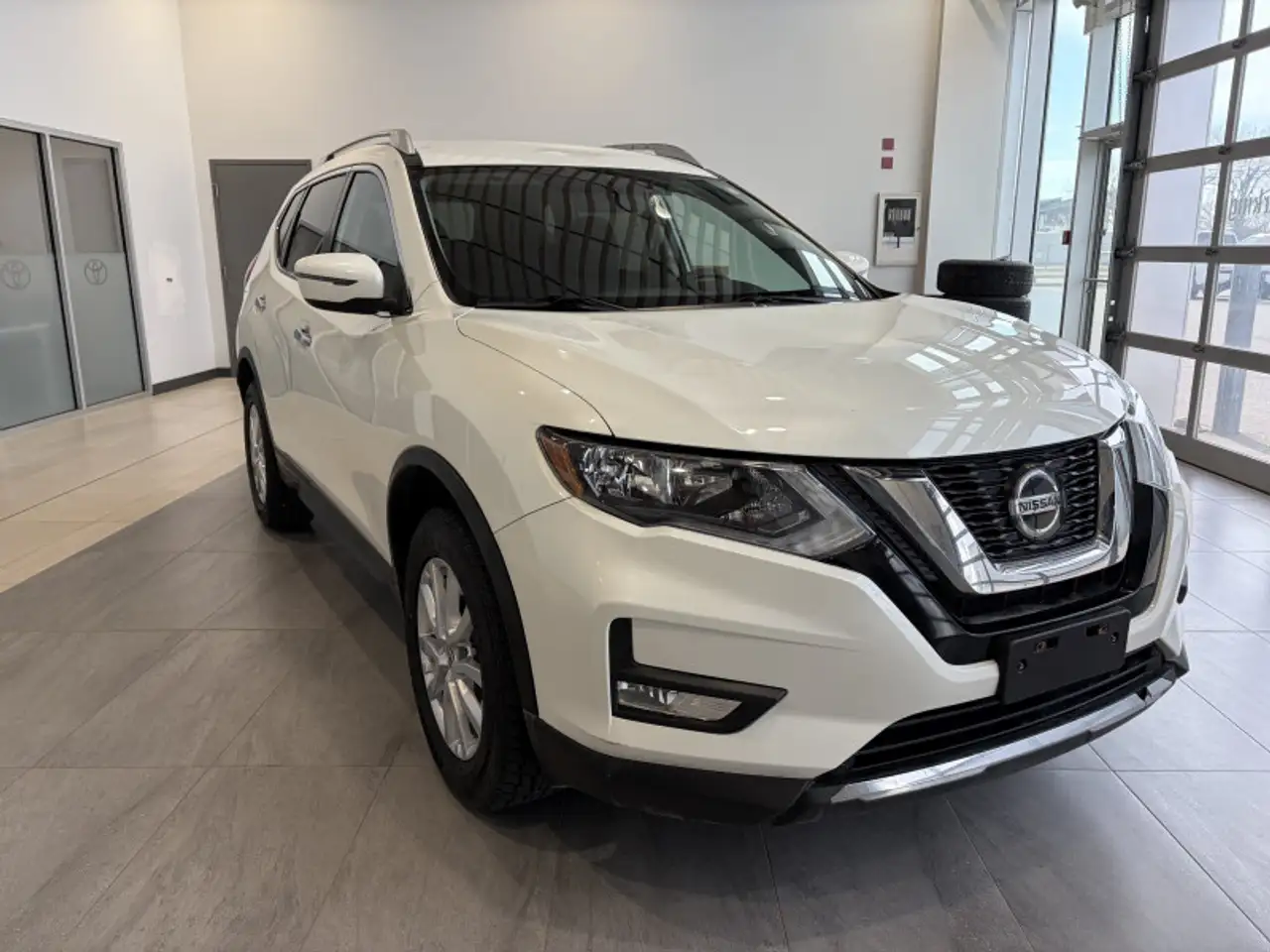 Nissan Rogue снимка Nissan Rogue